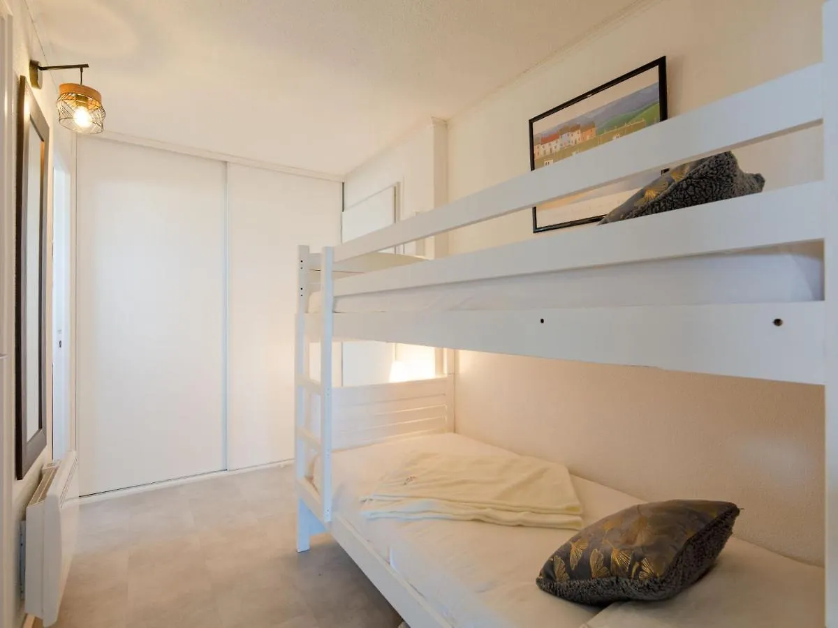 Apartment Studio Residence Le Boreal-2 By Interhome Saint-Raphael